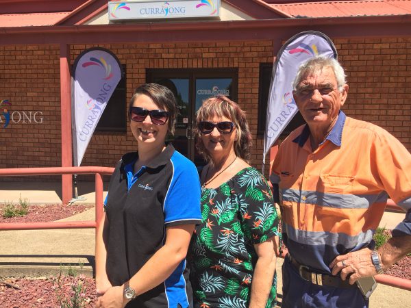 Indigo Kriedemann with social organiser Lilian Thomson and Tony Latter from Railway Bowling Club, Parkes who are kindly hosting a fundraiser for CDS on February 3.